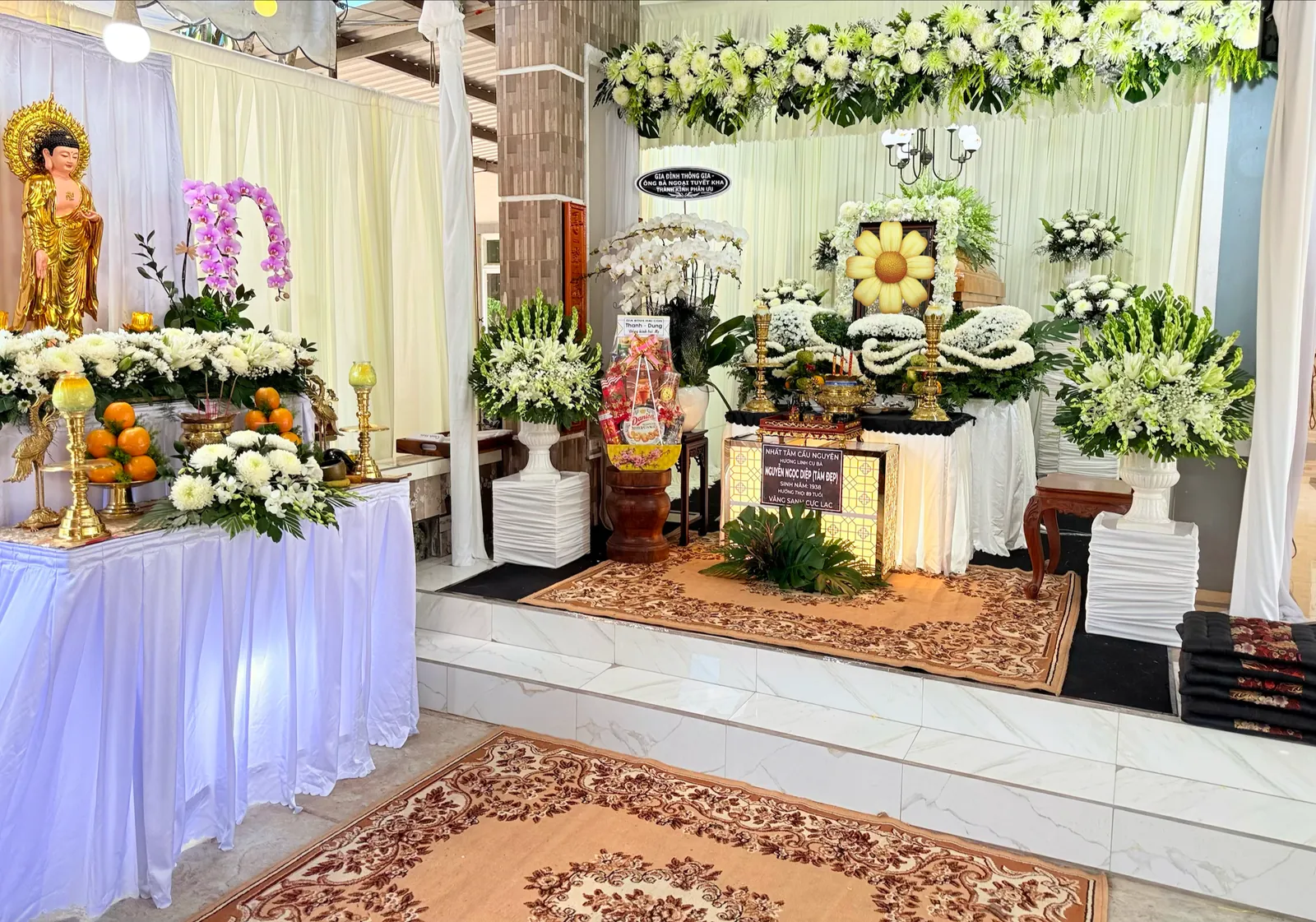 Bàn Phật và bàn linh trong không gian tang lễ tại nhà